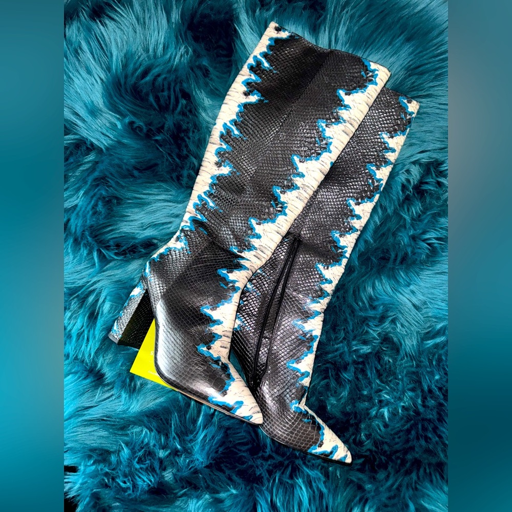 Gianni Bini Kellbie tall snake print boots